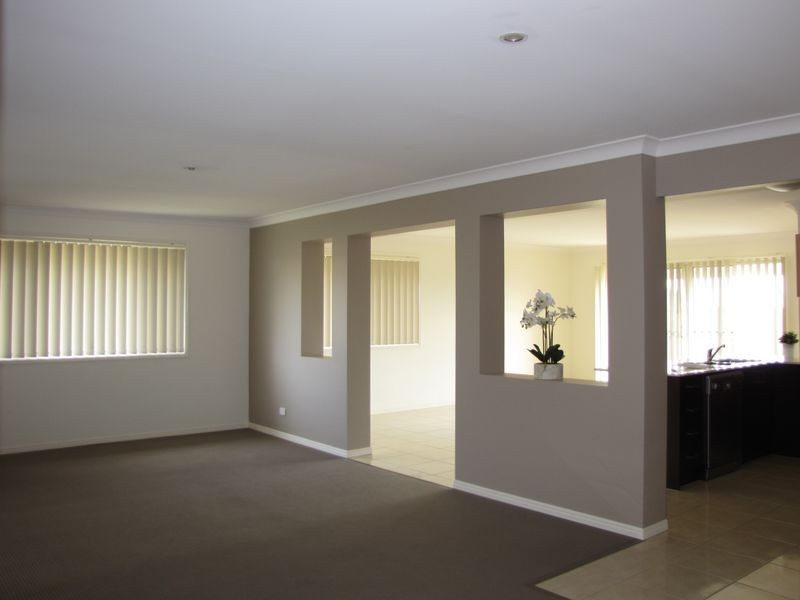 10 Phoebe Way, Gleneagle QLD 4285