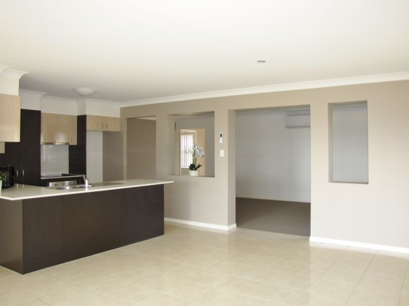 10 Phoebe Way, Gleneagle QLD 4285