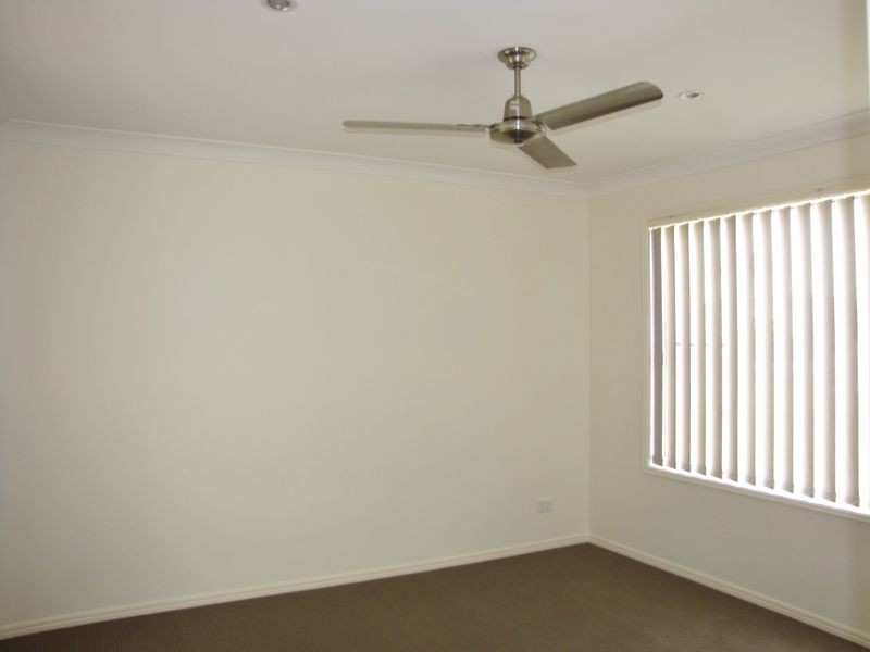 10 Phoebe Way, Gleneagle QLD 4285