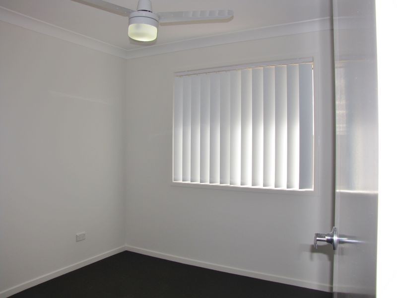 2/13 Tourmaline Rd, Logan Reserve QLD 4133