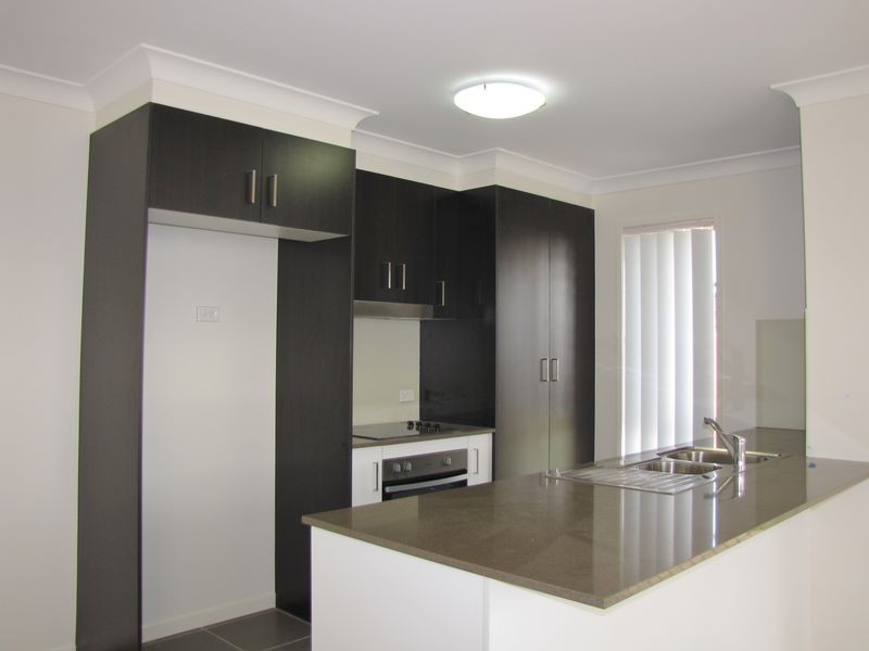 2/13 Tourmaline Rd, Logan Reserve QLD 4133
