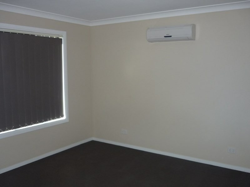 1 Kenilworth Crescent, Waterford QLD 4133