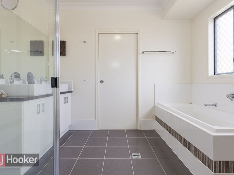 22 Prince of Wales Court, Mundoolun QLD 4285