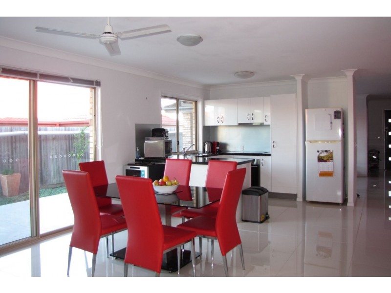 24 Elcock Ave, Crestmead QLD 4132