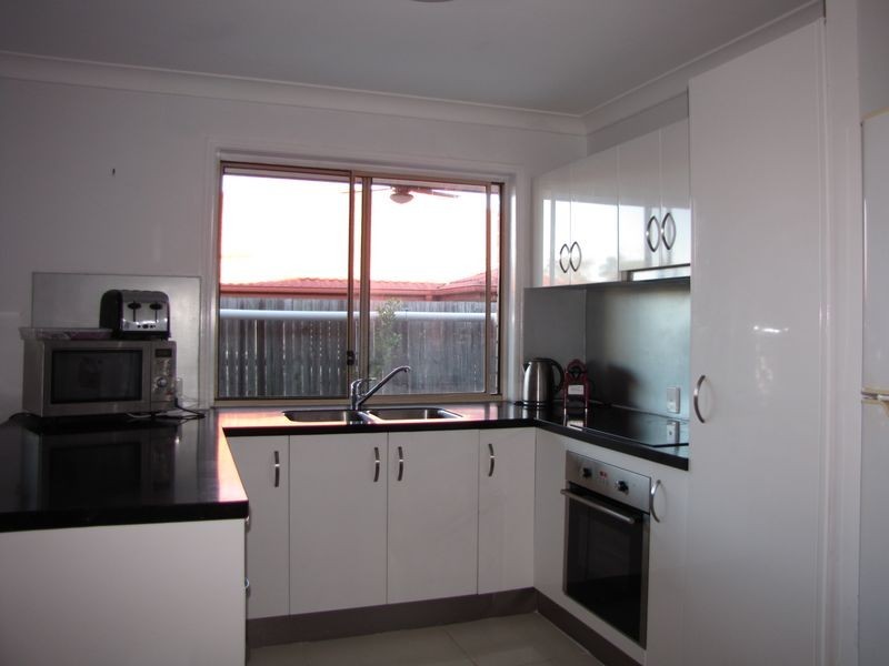 24 Elcock Ave, Crestmead QLD 4132