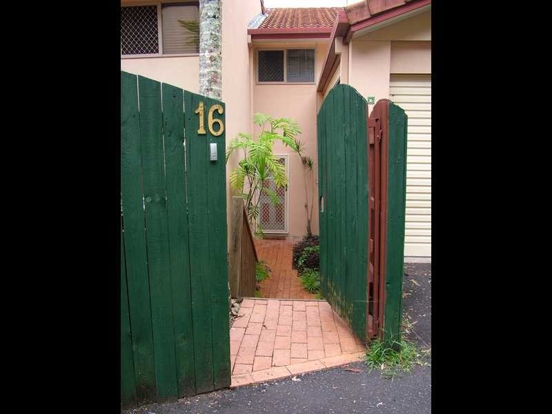 16/4 Sherwood Close, Mudgeeraba QLD 4213