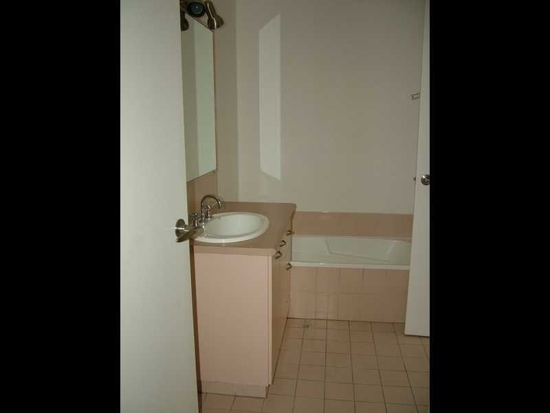 16/4 Sherwood Close, Mudgeeraba QLD 4213