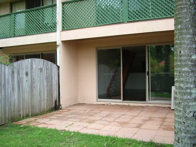 16/4 Sherwood Close, Mudgeeraba QLD 4213