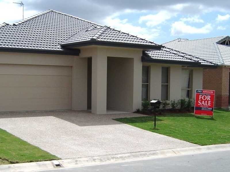 16 Sheffield Circuit, Pacific Pines QLD 4211