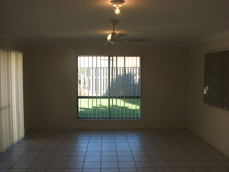 2 Hertford Cres, Mudgeeraba QLD 4213