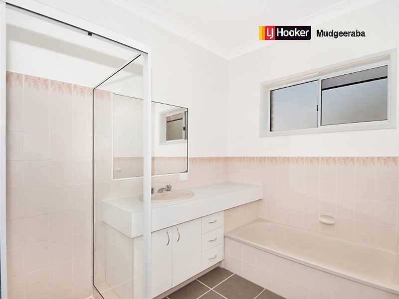 21 Barrine Drive, Worongary QLD 4213