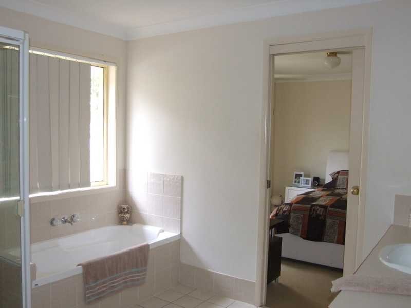 17 Hertford Crescent, Mudgeeraba QLD 4213