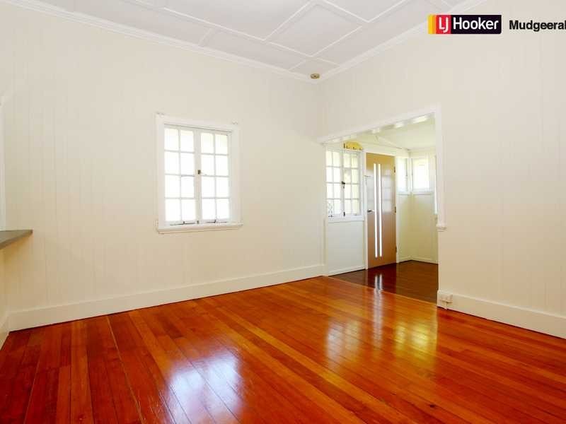 23 Mattocks Rd, Burleigh Waters QLD 4220