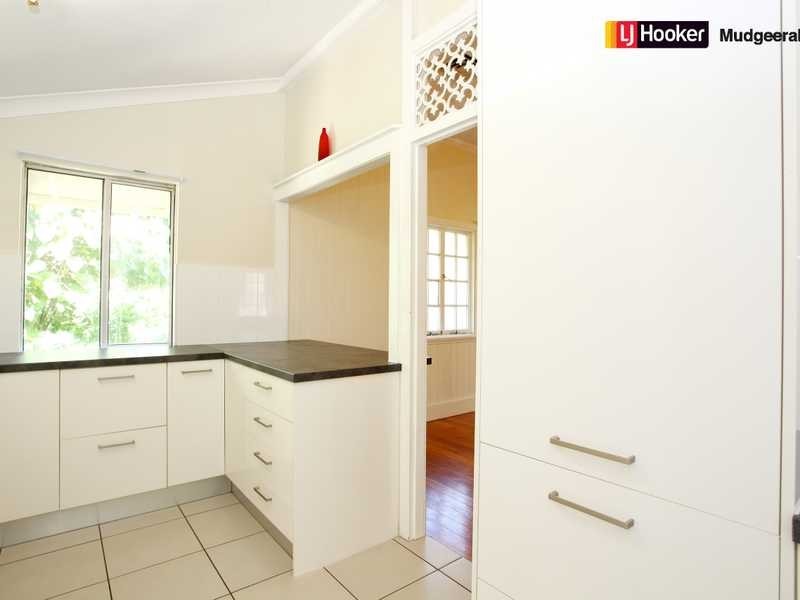 23 Mattocks Rd, Burleigh Waters QLD 4220