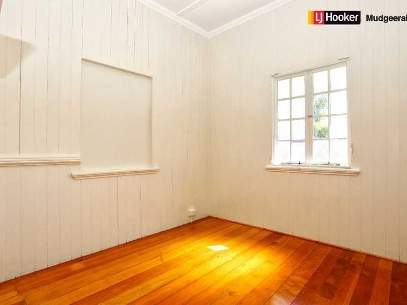 23 Mattocks Rd, Burleigh Waters QLD 4220