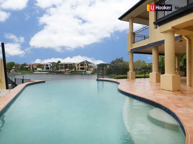 32 Clear Water Bay Ave, Clear Island Waters QLD 4226