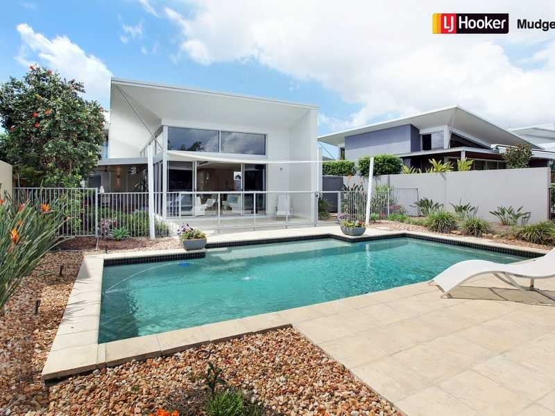 835 Legend Trail, Robina QLD 4226