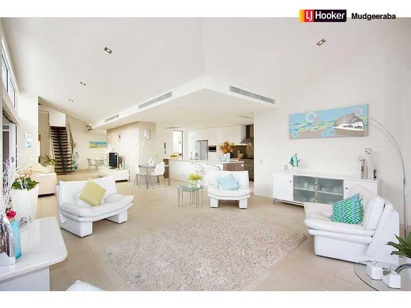 835 Legend Trail, Robina QLD 4226