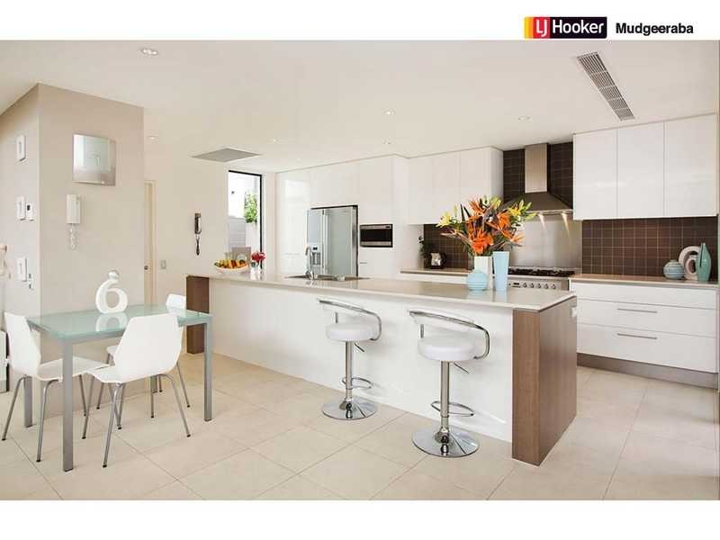 835 Legend Trail, Robina QLD 4226