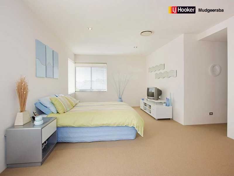 835 Legend Trail, Robina QLD 4226