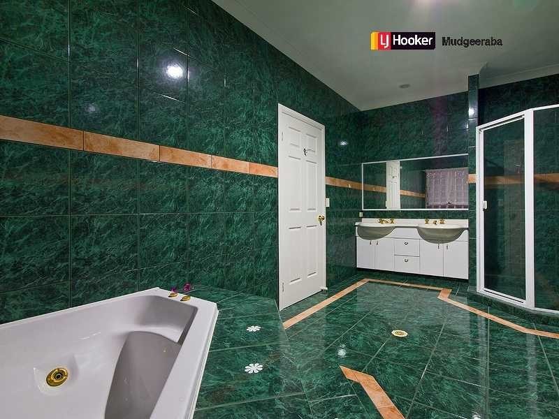 25 Northwestern Court, Varsity Lakes QLD 4227