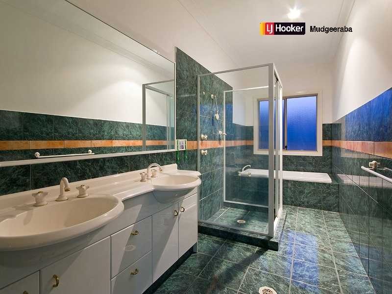 25 Northwestern Court, Varsity Lakes QLD 4227