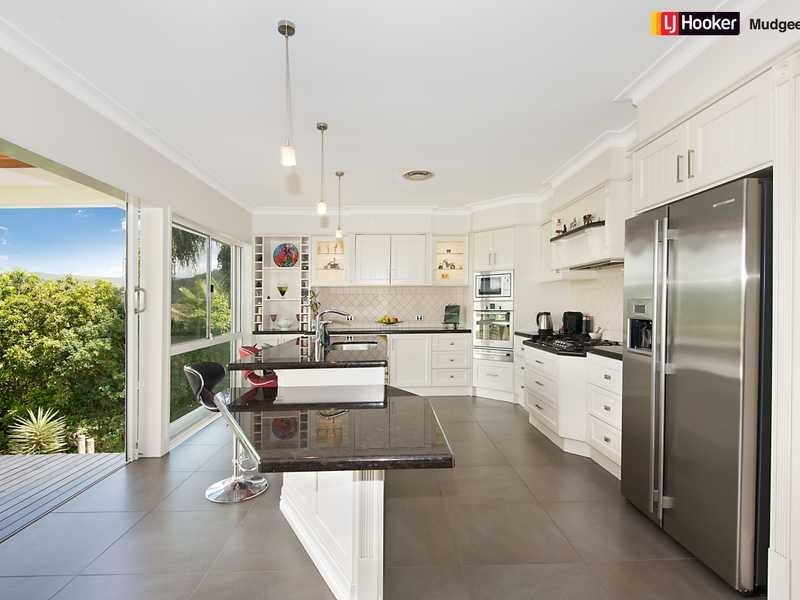 7 Coastview Cr, Tallai QLD 4213