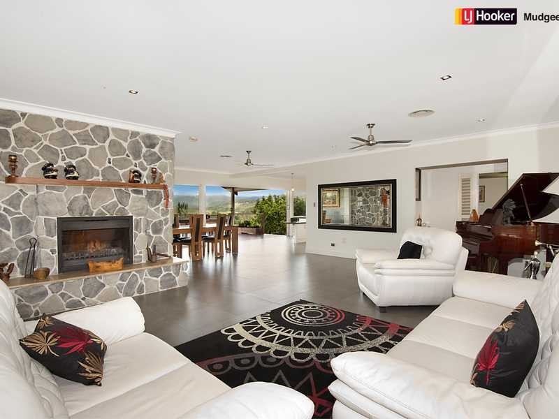 7 Coastview Cr, Tallai QLD 4213