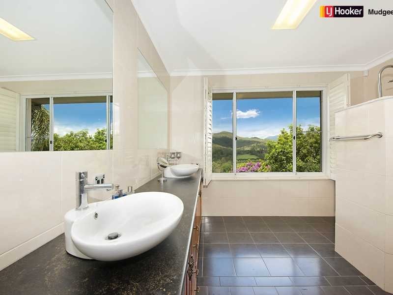 7 Coastview Cr, Tallai QLD 4213