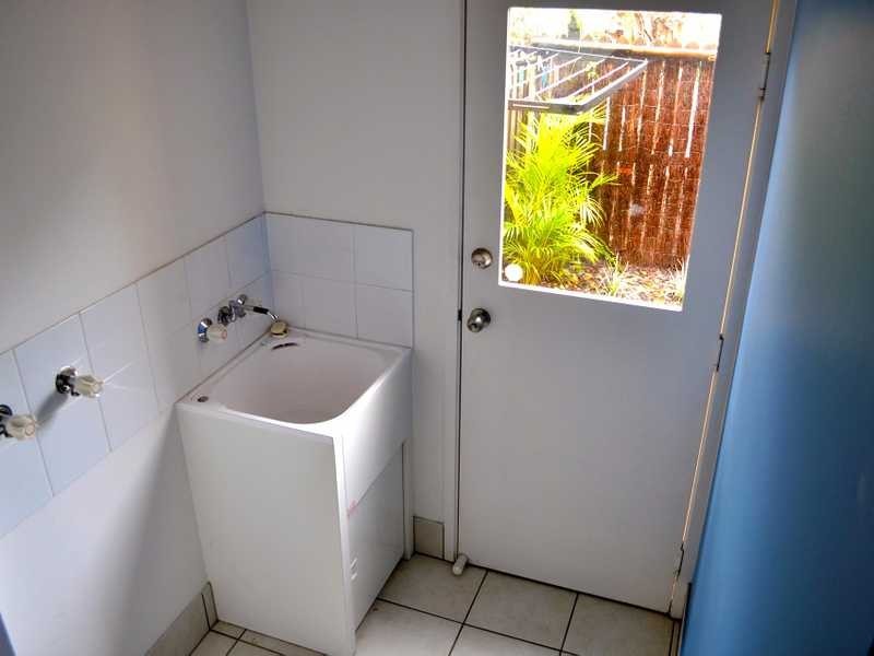 1 Warbler Parade, Varsity Lakes QLD 4227