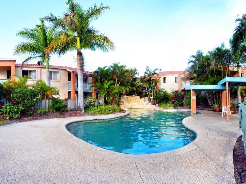 1 Warbler Parade, Varsity Lakes QLD 4227