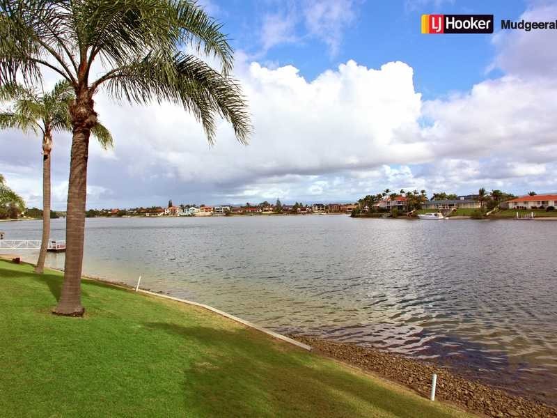 21/17 Duet Drive, Mermaid Waters QLD 4218