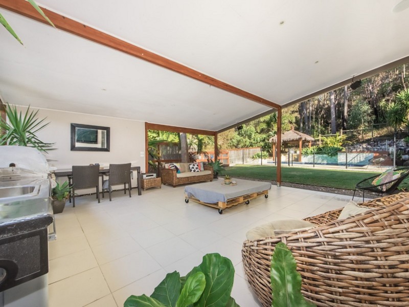 8 Grove Creek Close, Reedy Creek QLD 4227