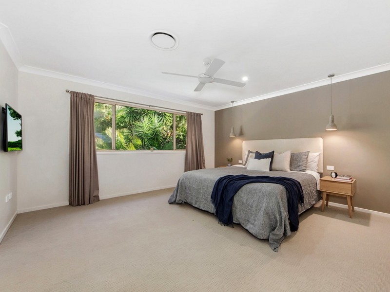 8 Grove Creek Close, Reedy Creek QLD 4227