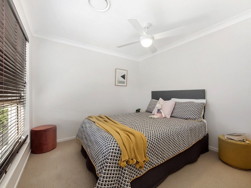 8 Grove Creek Close, Reedy Creek QLD 4227