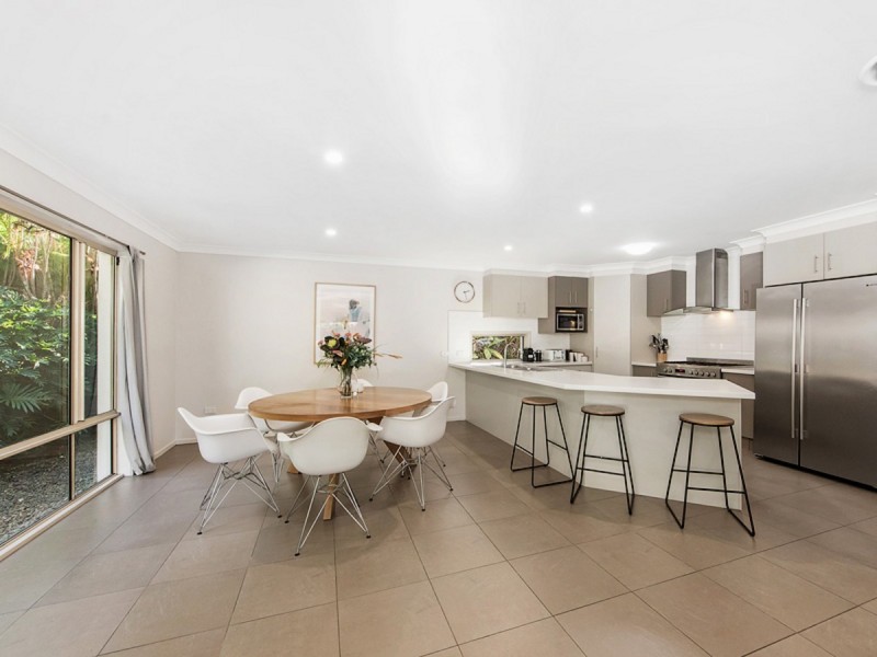 8 Grove Creek Close, Reedy Creek QLD 4227