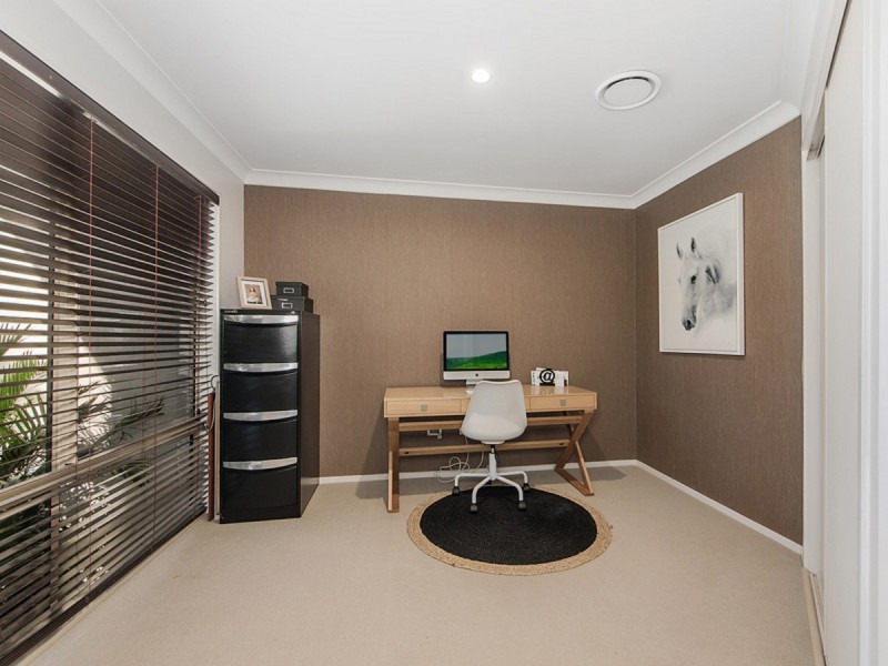 8 Grove Creek Close, Reedy Creek QLD 4227