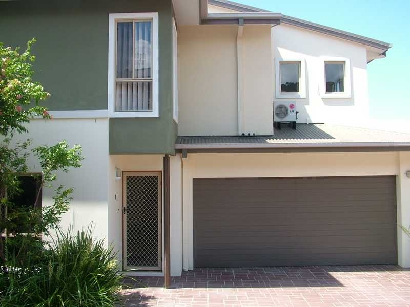 2/21 Robert Street, Mudgeeraba QLD 4213