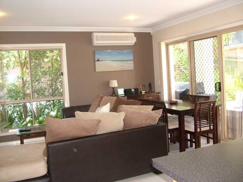 2/21 Robert Street, Mudgeeraba QLD 4213
