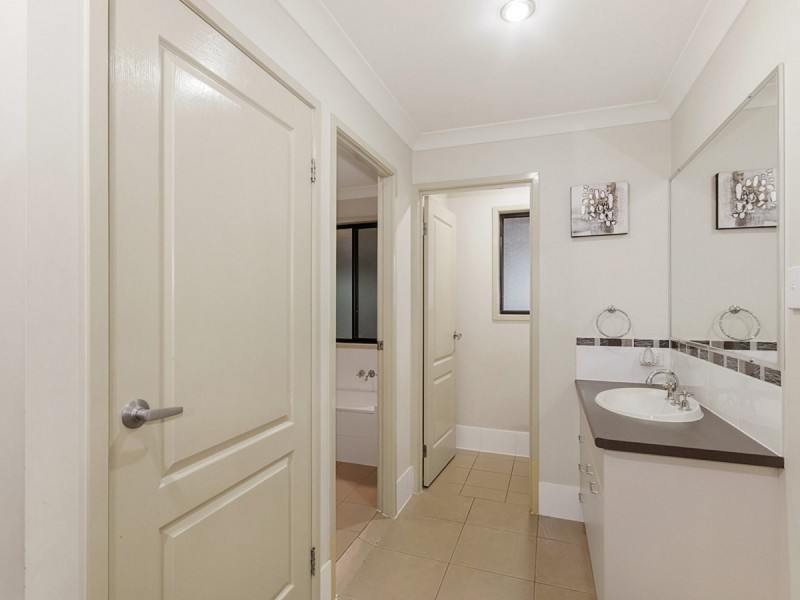 2 Rustyplum Court, Reedy Creek QLD 4227