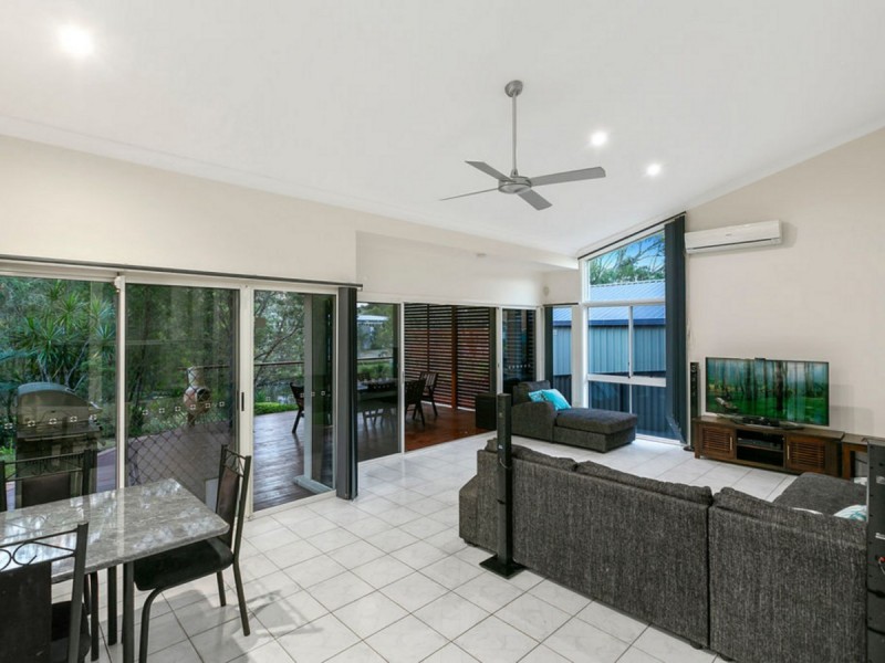 3 Garvie Place, Highland Park QLD 4211