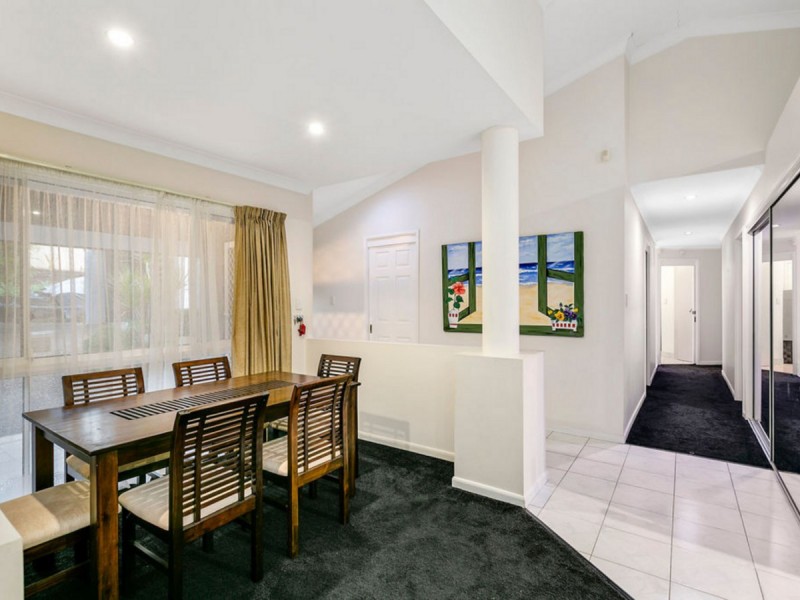 3 Garvie Place, Highland Park QLD 4211