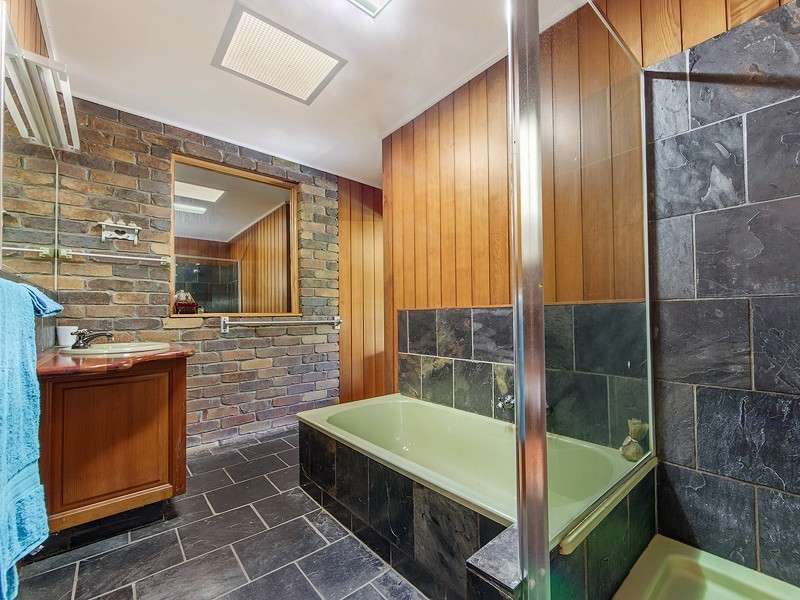 87 Wallaby Drive, Mudgeeraba QLD 4213
