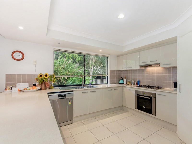 11 Peregrine Street, Reedy Creek QLD 4227