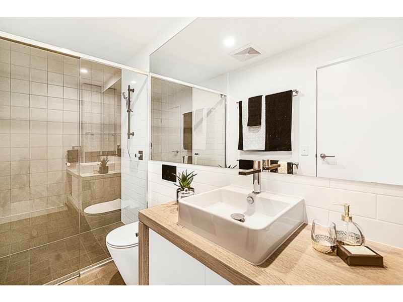 71/70-72 The Esplanade, Burleigh Heads QLD 4220