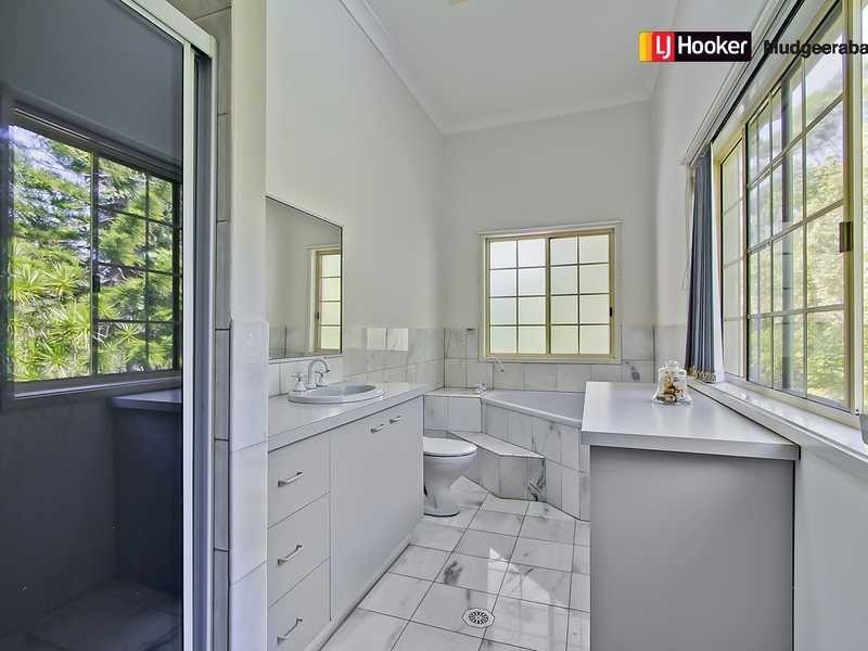 6 Saunders Drive, Bonogin QLD 4213
