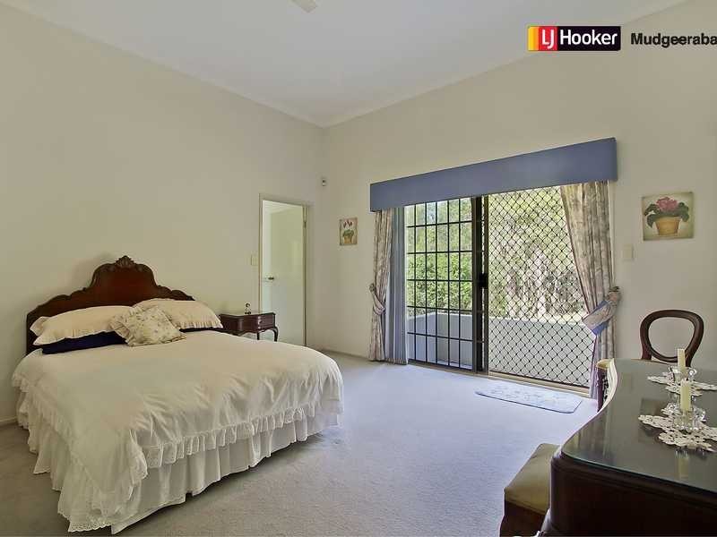 6 Saunders Drive, Bonogin QLD 4213