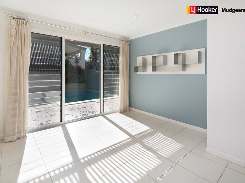 25 Grenaside Court, Robina QLD 4226