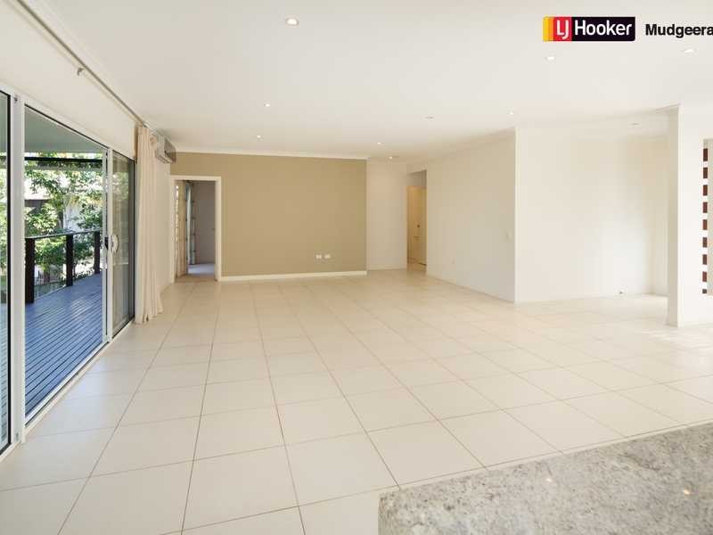 25 Grenaside Court, Robina QLD 4226