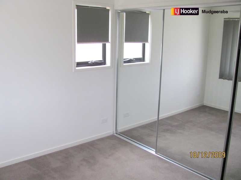 3/15 Ancona St, Carrara QLD 4211